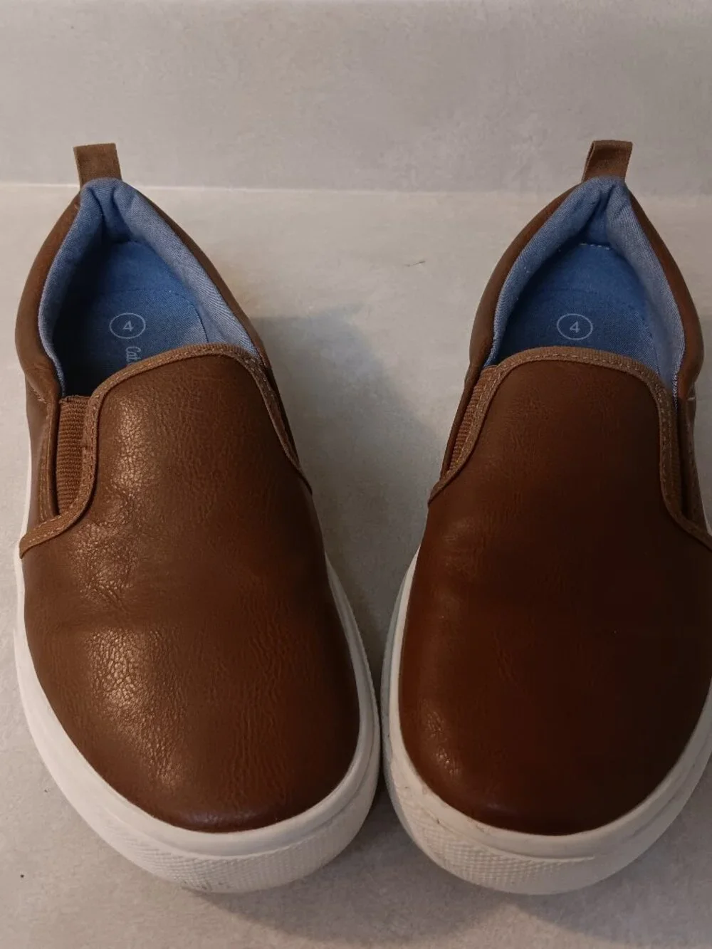Cat and Jack Girls Faux Leather Loafers Size 4